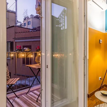 Romantic Colosseum With Lovely Balcony *